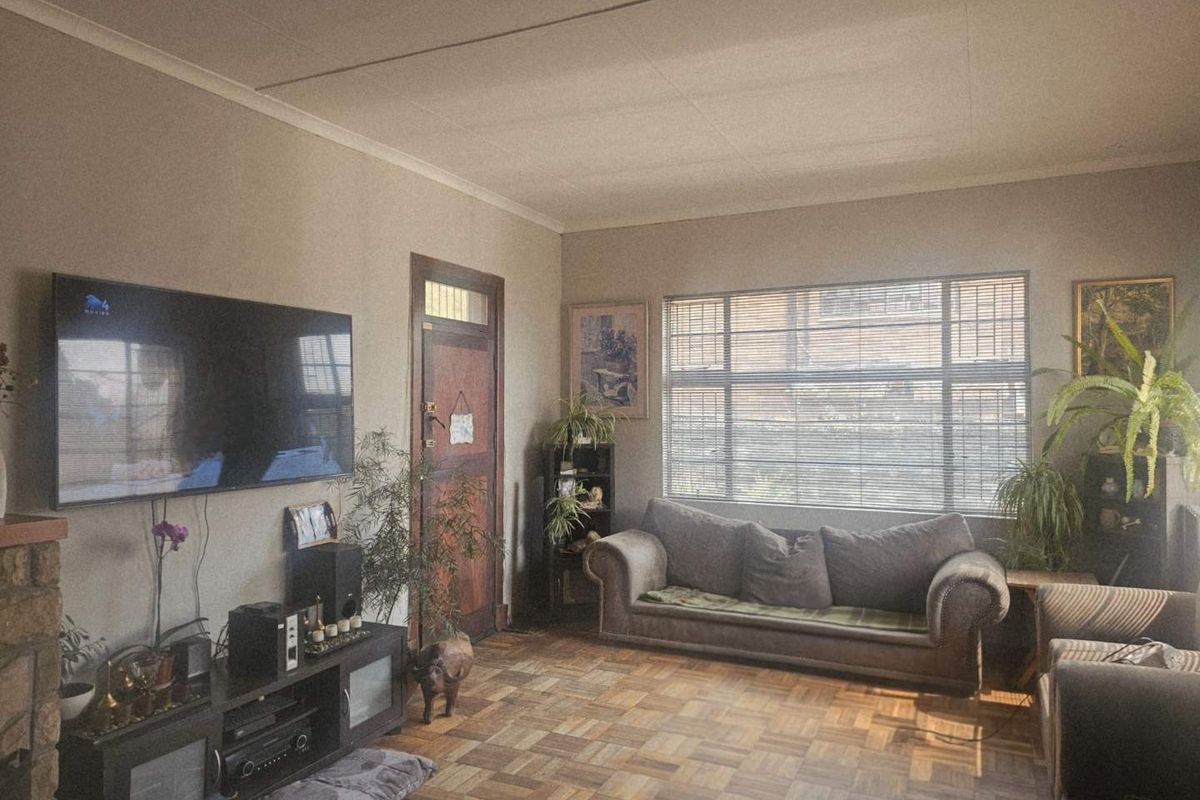 Charming Family Home with Abundant Amenities and Space - Photo 4