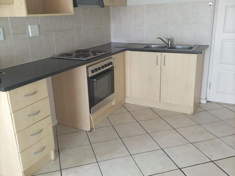 Popular Mont Blanc Complex - Close to all Amenities - Photo 3