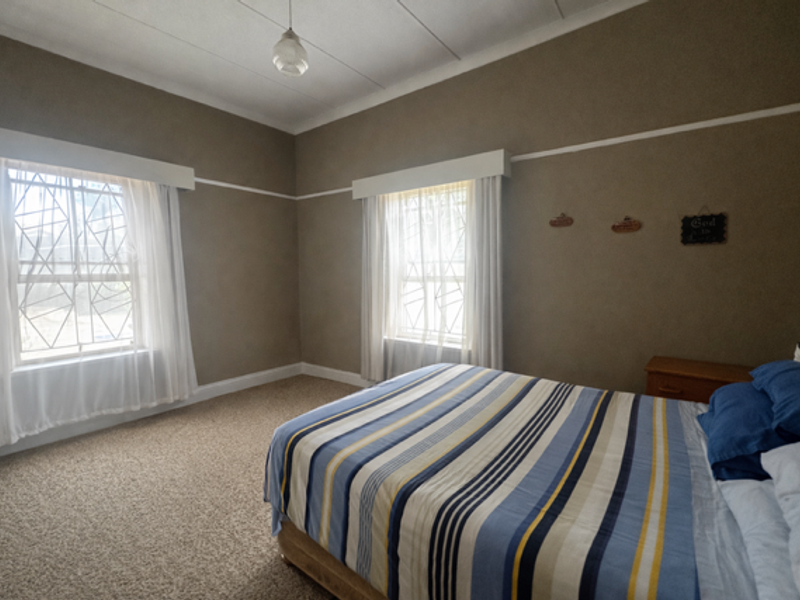 Charming Country Home on a Spacious Erf – Trompsburg - Photo 6