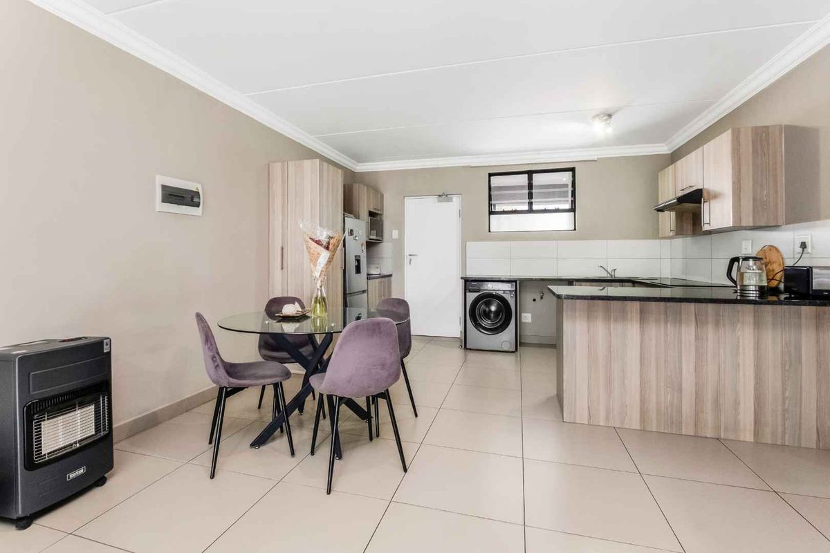 MODERN 2 BEDROOM 2 BATHROOM GARDEN APARTMENT FOR SALE - Photo 4