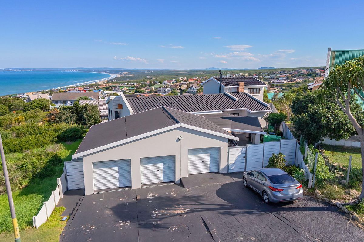 Spacious 5 bedroom house with immaculate ocean views - Photo 2