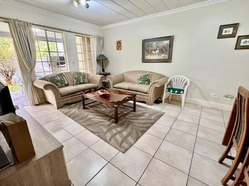 2 BED 2 BATH FULLY FURNIAHED GARDEN TOWNHOUSE MORNINGSIDE - Photo 3