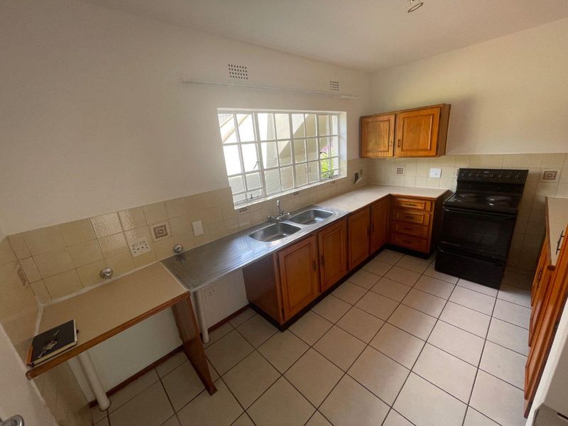 UNFURNISHED 2 BEDROOMS GROUND FLOOR - Photo 6