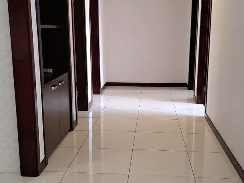 3 Bedroom 2 Bathroom Executive Apartment - Photo 4
