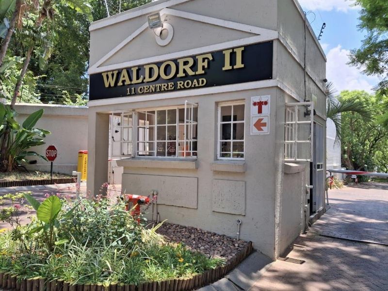 A LOVELY FURNISHED TWOO BEDROOM APARTMENT - Photo 2