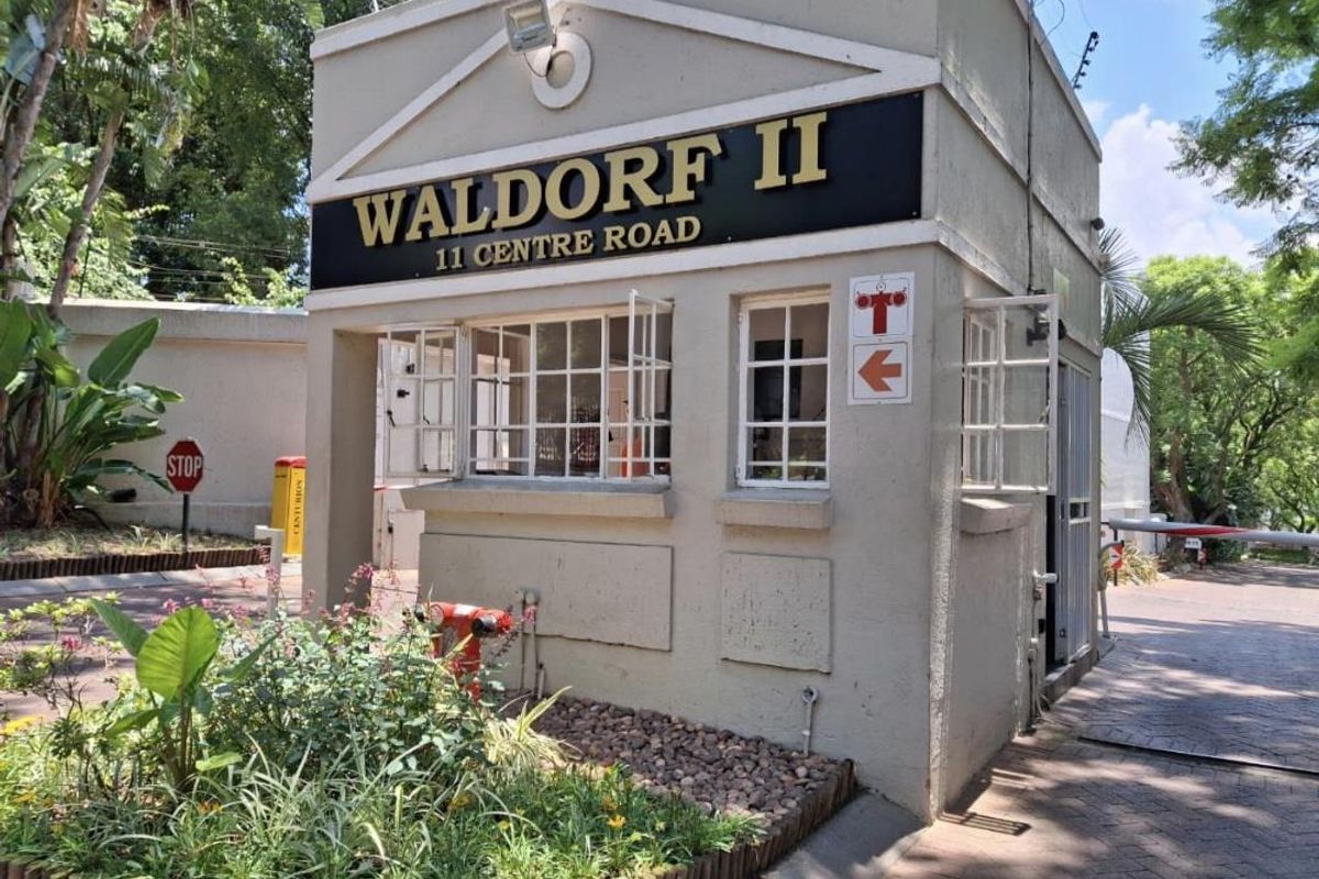 A LOVELY FURNISHED TWOO BEDROOM APARTMENT - Photo 2