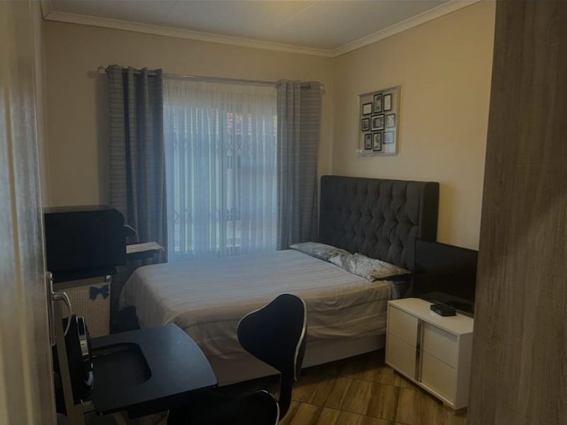 3 Bedroom Townhouse For Sale in Pretoria North - Photo 8