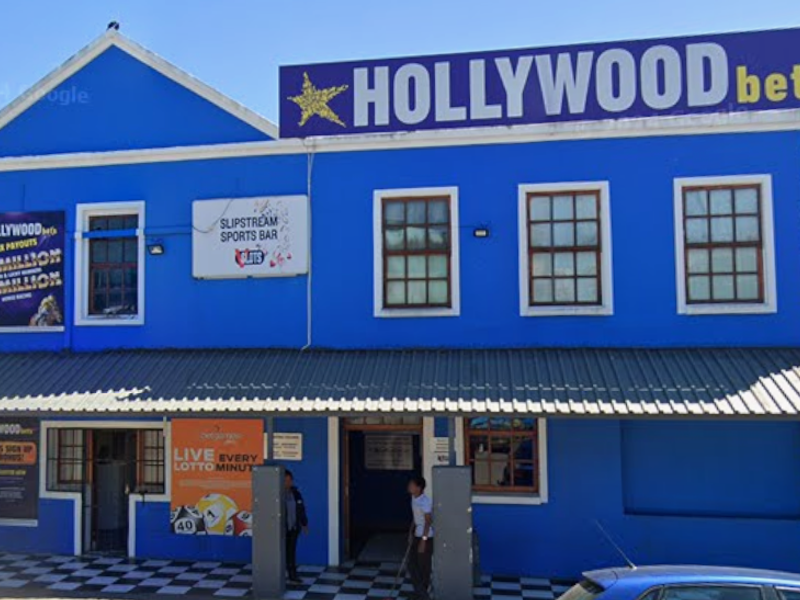 Ground floor Commercial property to let in Grahamstown - Photo 5
