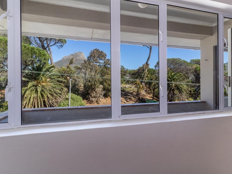 Modern Two-Bedroom Apartment with Mountain Views in Gardens, Cape Town | Available Immediately - Photo 9
