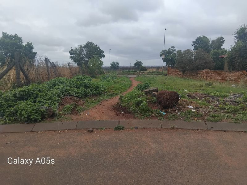 Vacant land available for sale. - Photo 6