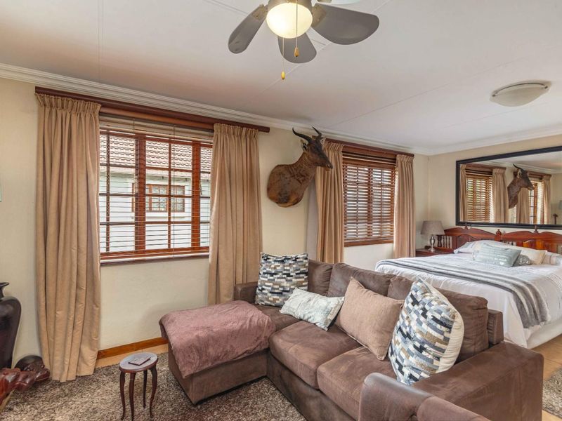 Bachelors Apartment in a prime location - Olympus - Photo 9