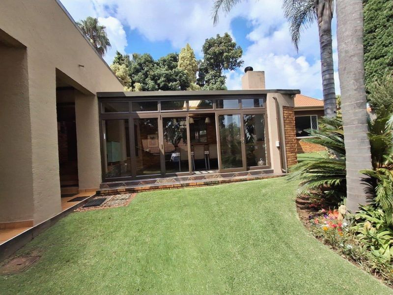 Relaxation & Luxury: Your Dream Home is Here!" - Photo 2
