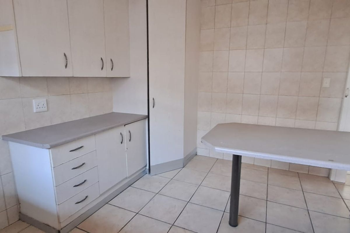 Modern Comfort Meets Versatile Living in New Redruth - Photo 3