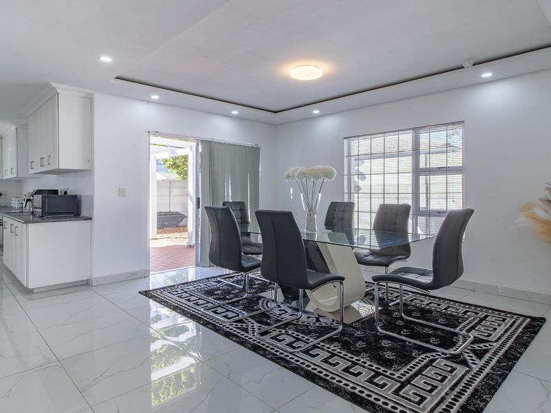 Your perfect escape in one of Parklands’ most peaceful pockets. - Photo 10