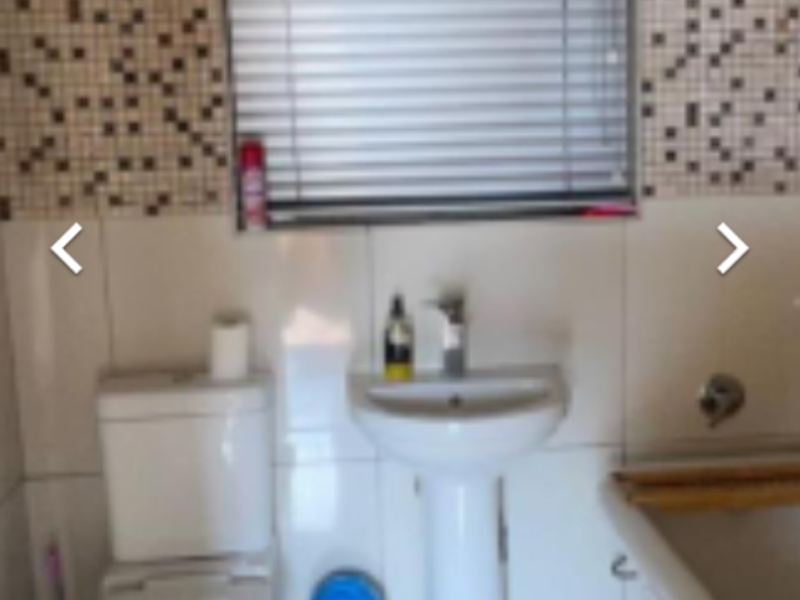 House with 2 Bedroom flat - Photo 10