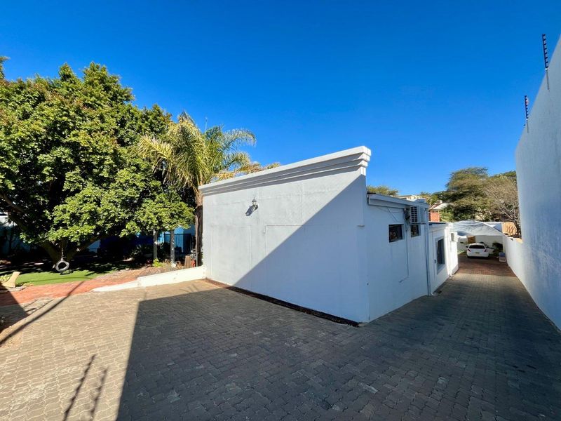 FOR SALE: Elegant Eros Property – Perfect for Medical Practice or Office Conversion - Photo 2