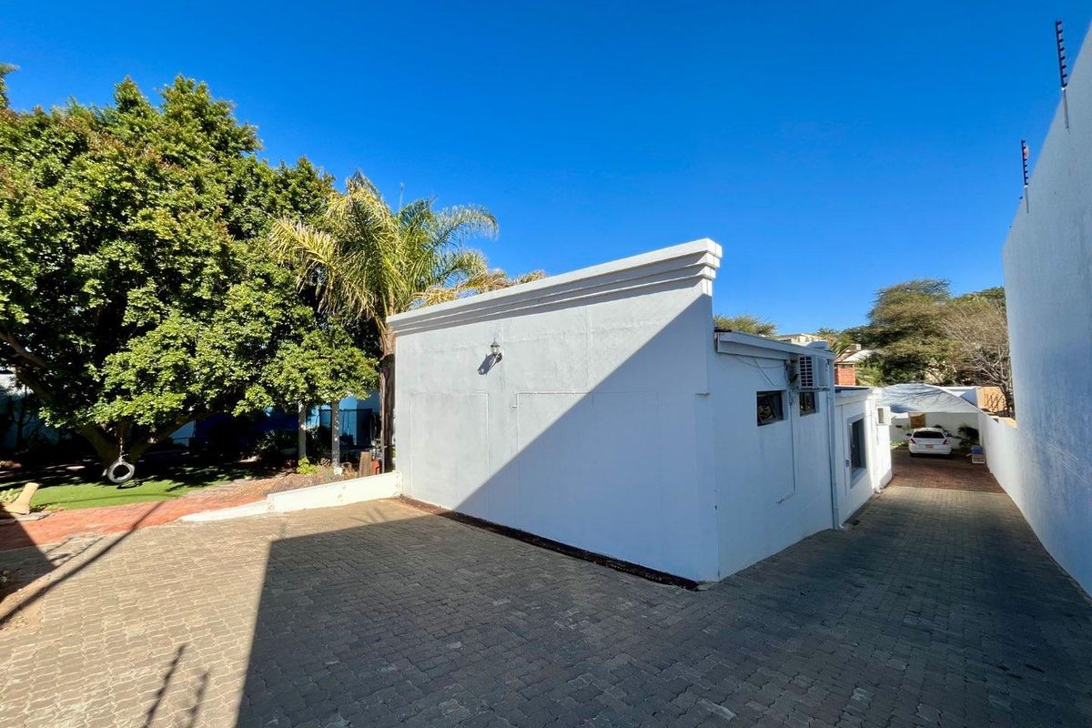 FOR SALE: Elegant Eros Property – Perfect for Medical Practice or Office Conversion - Photo 2