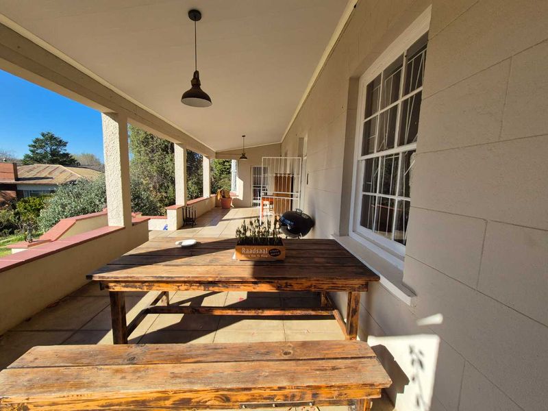 Historical home full of character and charm - Photo 2