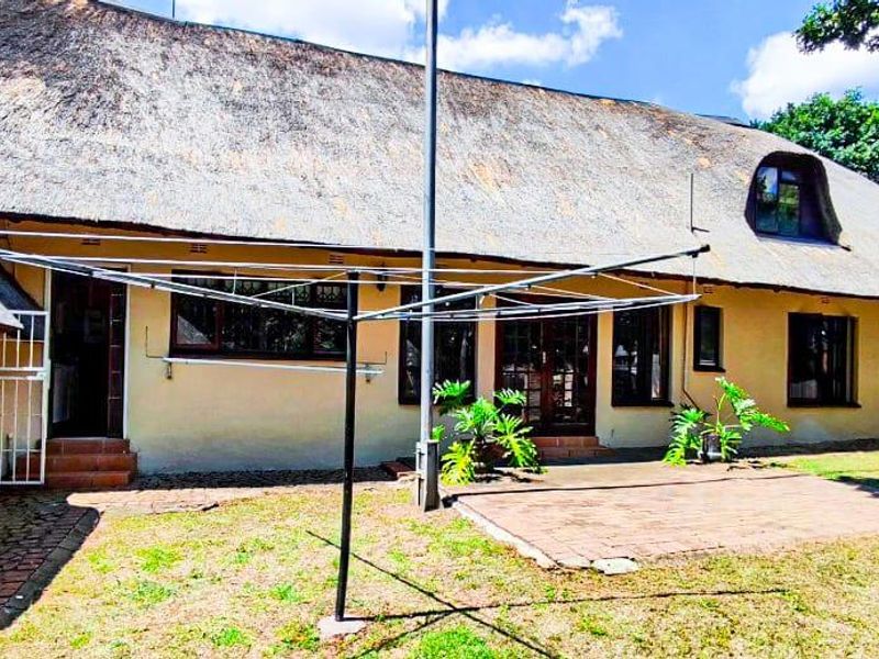 Phenomenal family house for a large family - Photo 3