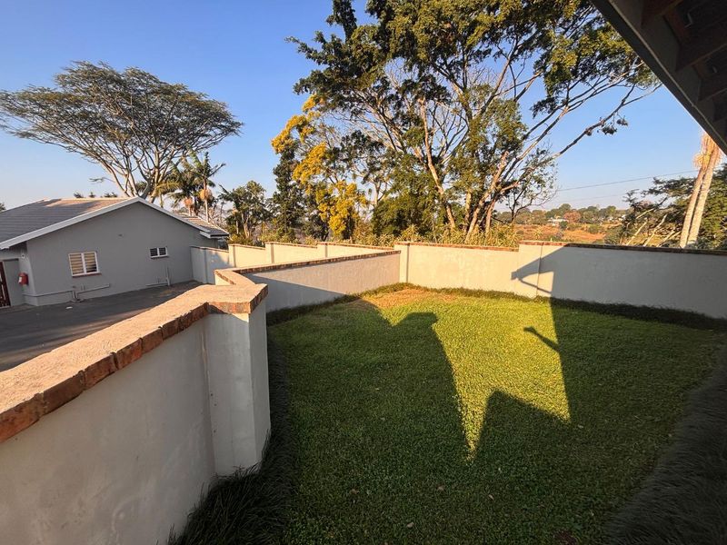 2 Bedroom Townhouse for Rent in Kloof - Photo 7