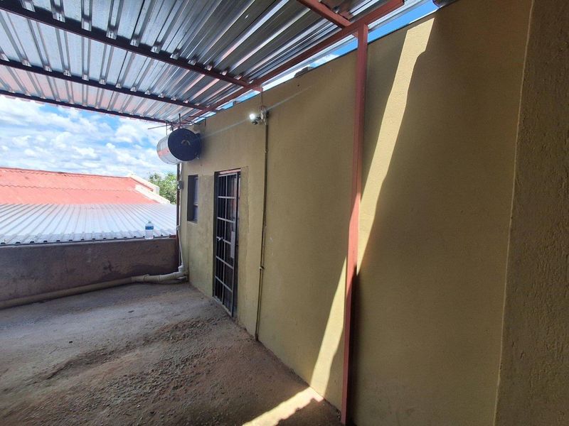 3 Bedroom House For Sale in Dorado Park - Photo 7