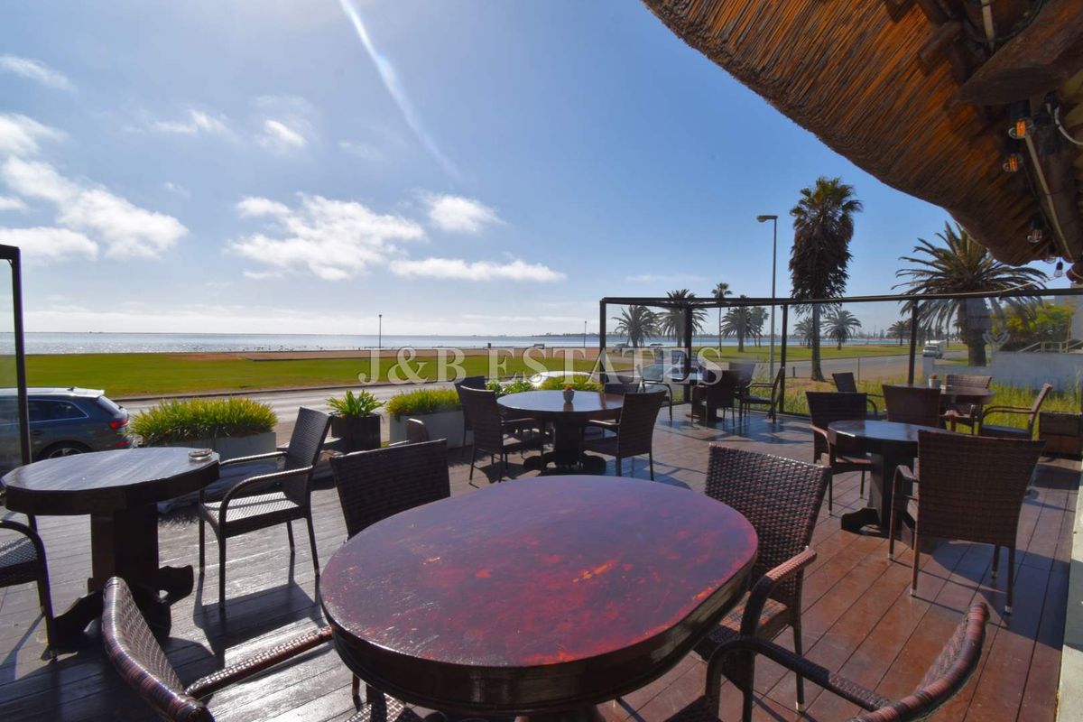 Successfully Operating Hotel With Spectacular Lagoon Views - Photo 2