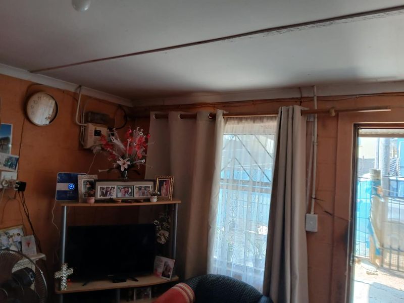 Charming 2 bedroom property available in Smartie Town, Groenheuwel, - Photo 8