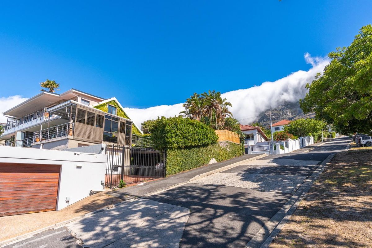 Large Family Home in Leafy Oranjezicht - Photo 5