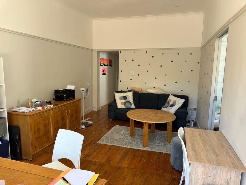 House + Flat - Photo 4