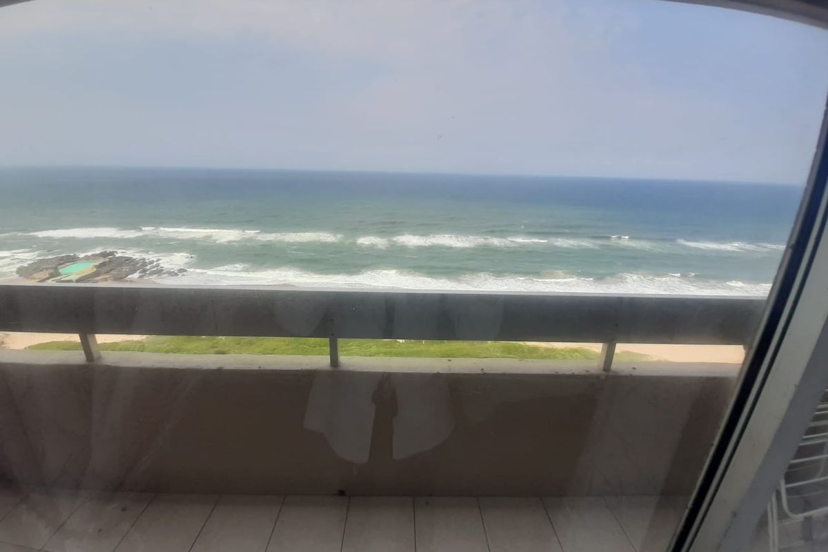 Stunning Beachfront Living holiday investment - Photo 5