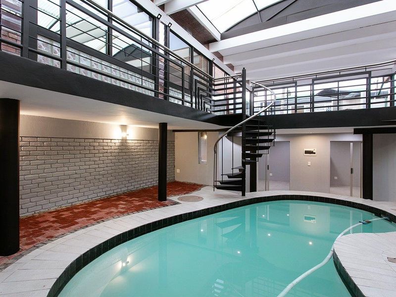 Stunning accommodation in Hatfield - Photo 3