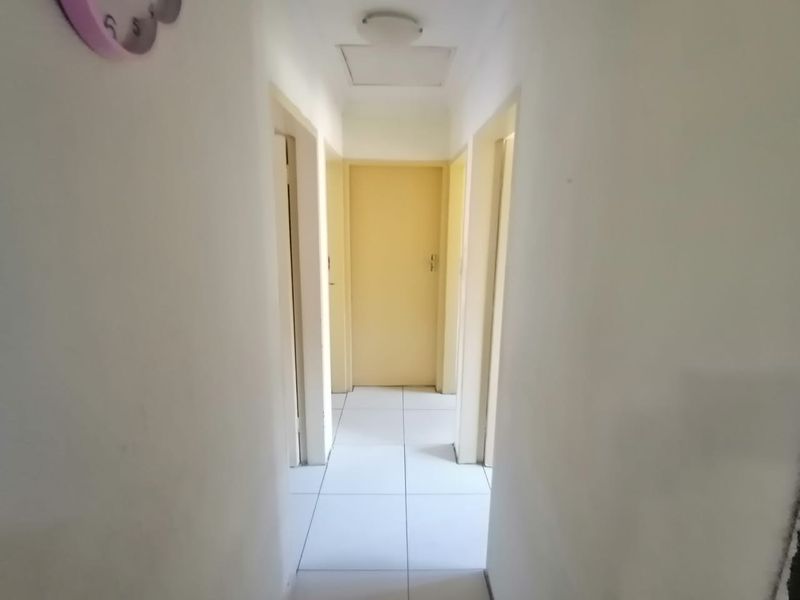 Modern 3-Bedroom Home in a Peaceful neighborhood - Photo 8