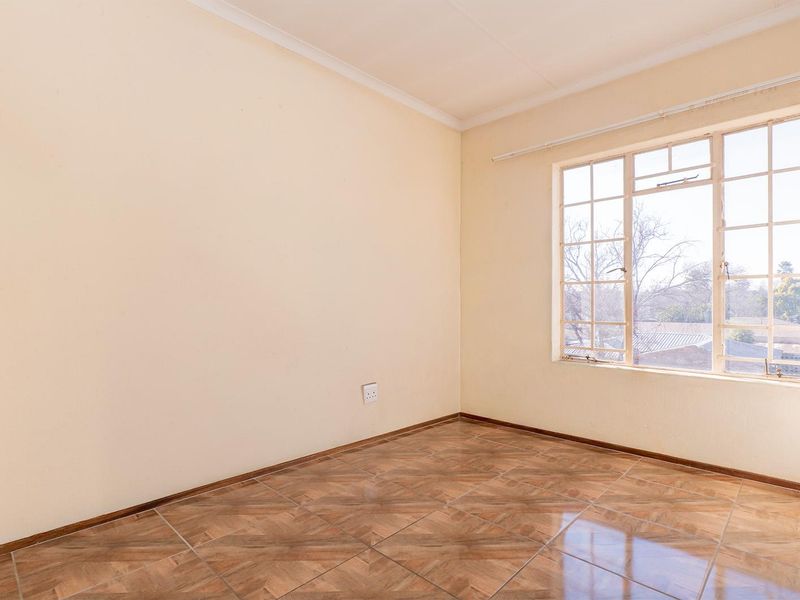 WHY PAY RENT? - Photo 9