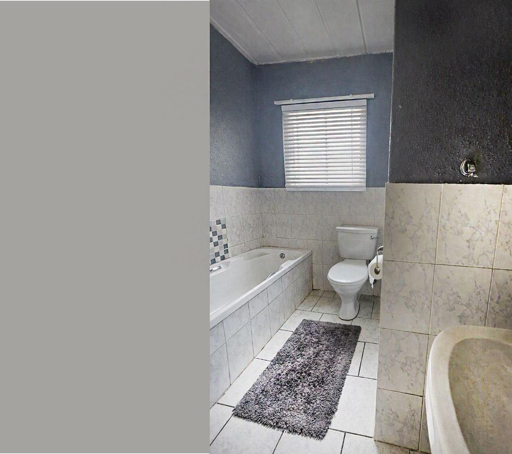 Main En-suite bathroom.