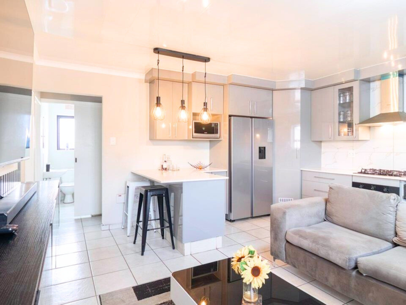 Exceptional Investment Opportunity: Contemporary 3-Bedroom Apartment in Kenleaf, Brakpan - Photo 7