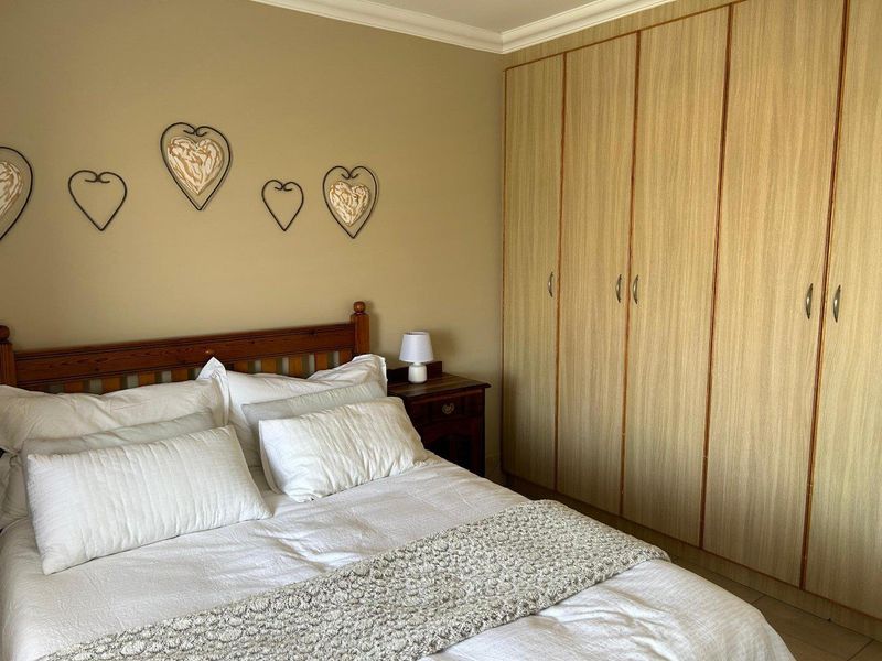 For Sale: Modern Double-Story Apartment at Dolphin Beach, Namibia - Photo 10