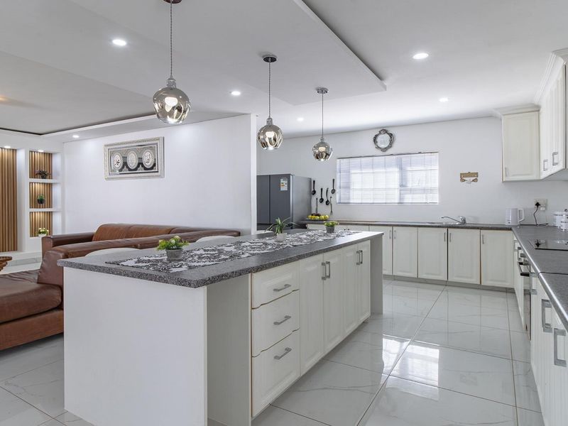 Your perfect escape in one of Parklands’ most peaceful pockets. - Photo 5
