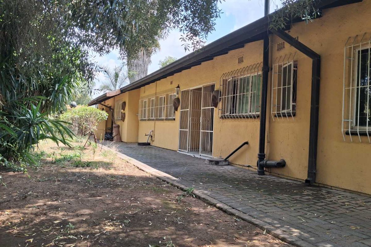 3 Bedroom House For Sale in Vanderbijlpark SW1 - Photo 3