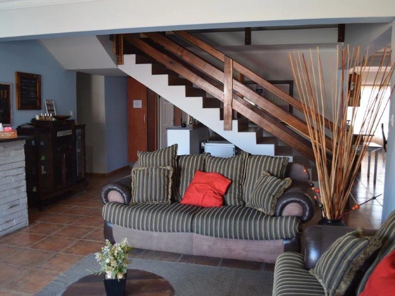 24 Bedroom Guesthouse with Sea View - Photo 3