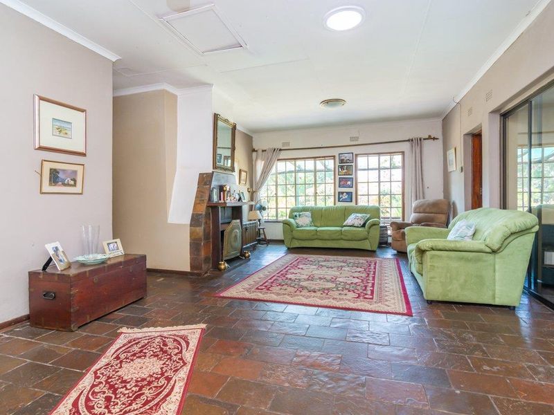 Tranquil rare Gem with  a subdivision approval For Sale in Protea Ridge - Photo 3