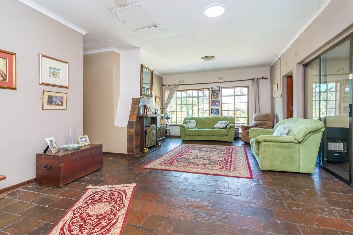 Tranquil rare Gem with  a subdivision approval For Sale in Protea Ridge - Photo 3