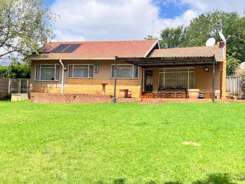 Prime Location Gem: Your Dream Family Home Awaits!" - Photo 6