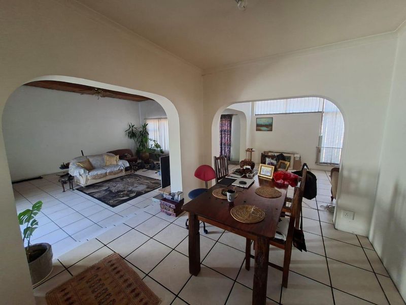 Spacious 3 Bedroom Family Home with Braai Room & Big Yard” - Photo 2