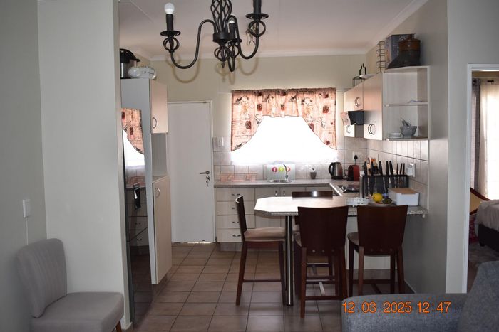 Property #2370808, Townhouse Pending Sale in Pioniers Park Ext 1