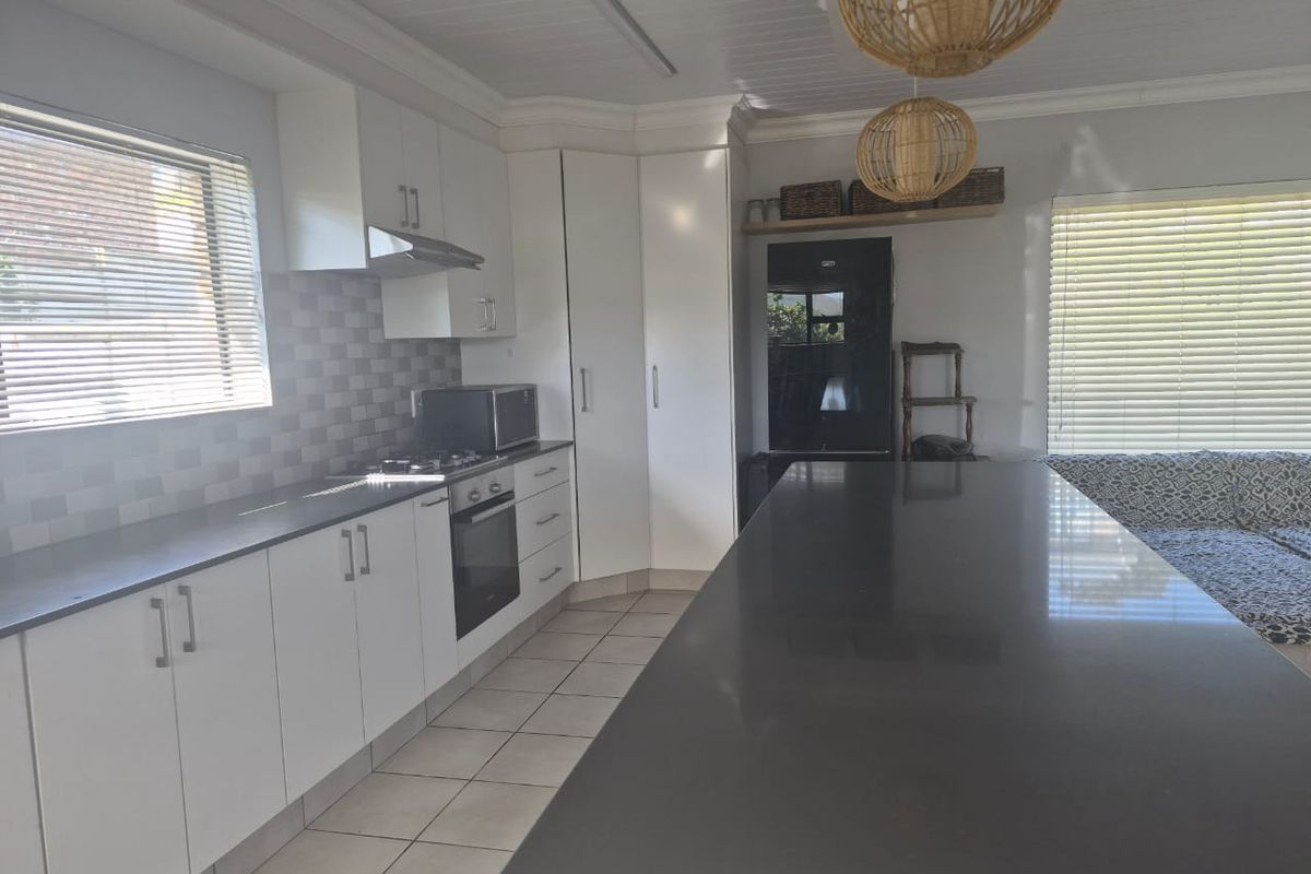 Charming Low-Maintenance 2-Bedroom Home in Fraaiuitsig, Groot Brak River - Photo 4