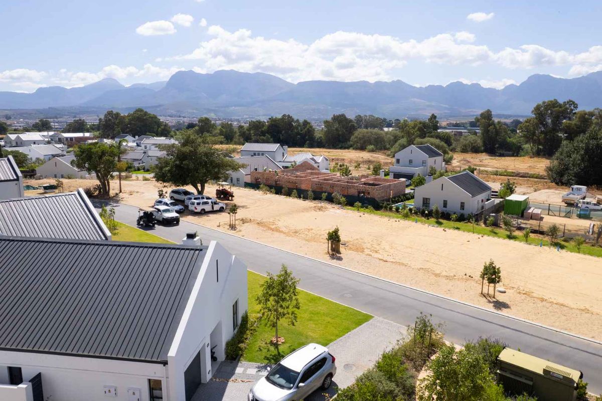Modern Winelands living with an ideal park frontage location on Paarl Valleij Lifestyle Estate & Farm - Photo 3
