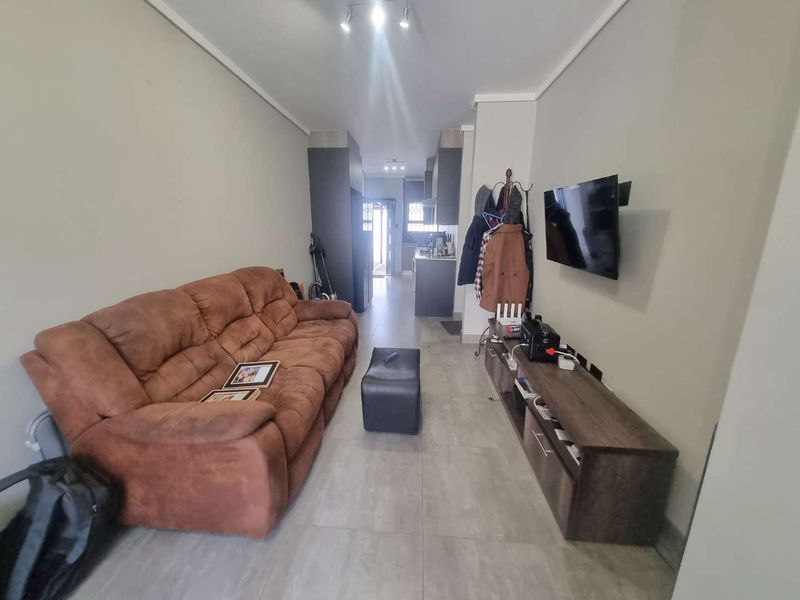 Modern 2 bed 2 Bath Apartment - Photo 5