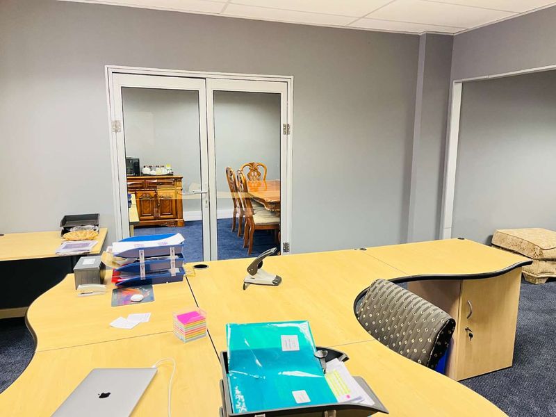 Commercial Propery/Office for Rental in Honeydew - Roodepoort. - Photo 8