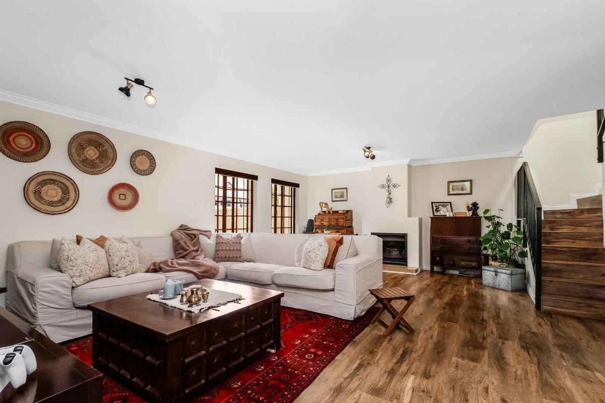 DELIGHTFUL DUPLEX LIVING IN LOVELY LONEHILL WILL LEAVE YOU IN ABSOLUTE AWE - Photo 4