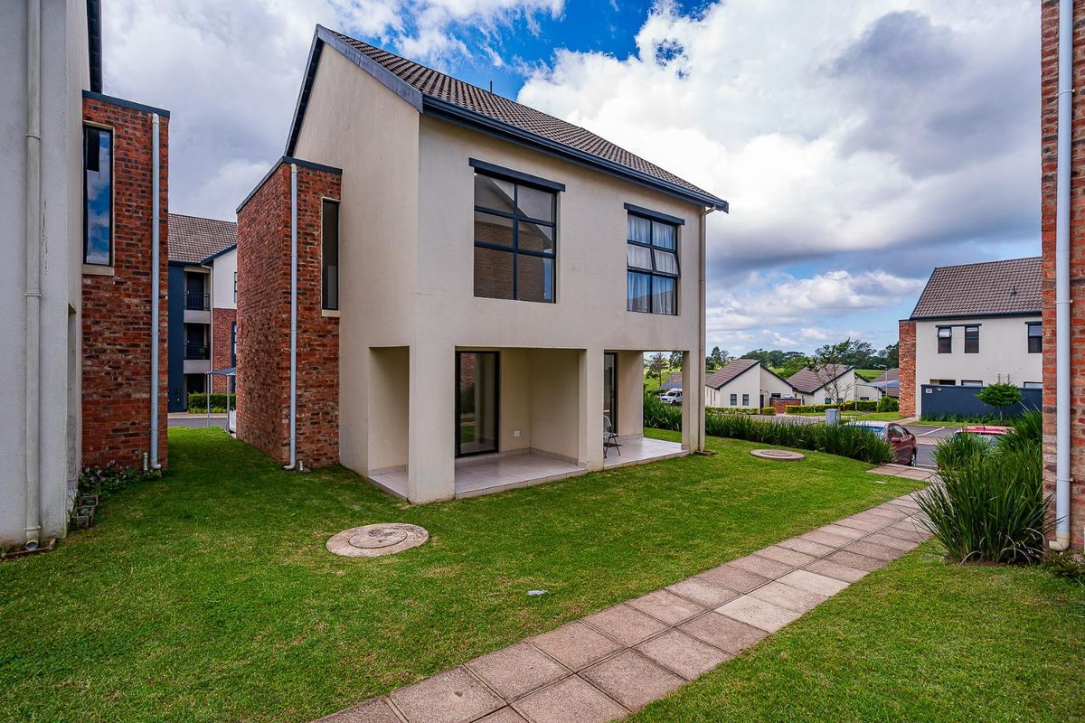 Modern 2-Bedroom Duplex – Kings Gate Estate Price: R1,050,000 | No Transfer Duty - Photo 2